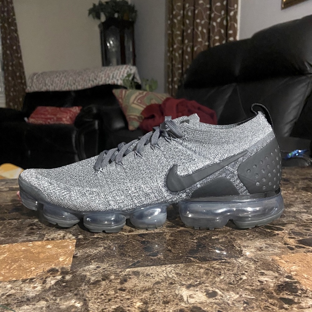 Nike Air VaporMax Flyknit 2 Wolf Grey Mens 11.5